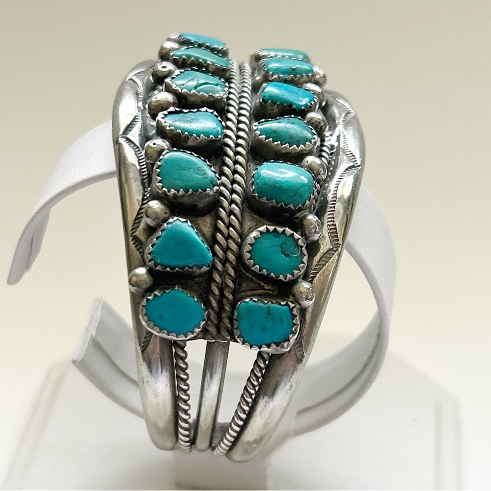 Breathtaking Vintage Statement Southwestern Turquoise Silver Cuff Bracelet - Picture 8 of 13